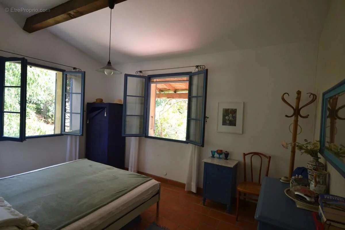 Maison restaurée 2 chambres sur  jardin paysagé piscinable  de 500m2 avec vue dégagée - photo 16
