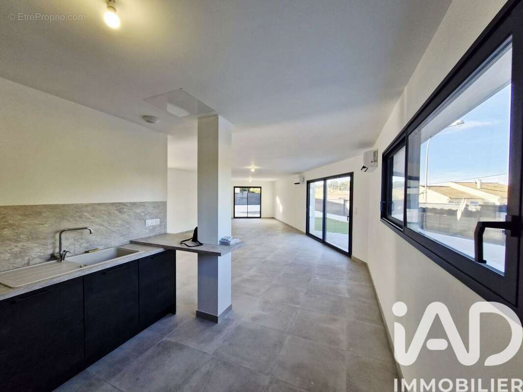 Photo 6 - Maison à NISSAN-LEZ-ENSERUNE