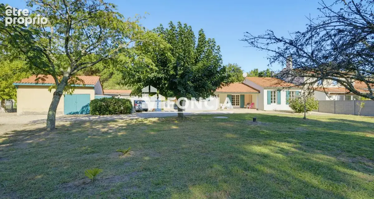 Maison à VENDAYS-MONTALIVET