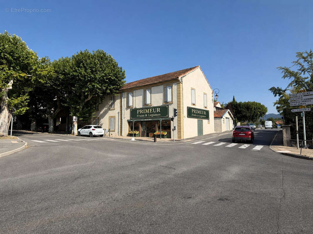 Commerce 75 m² à Volonne  - photo 7