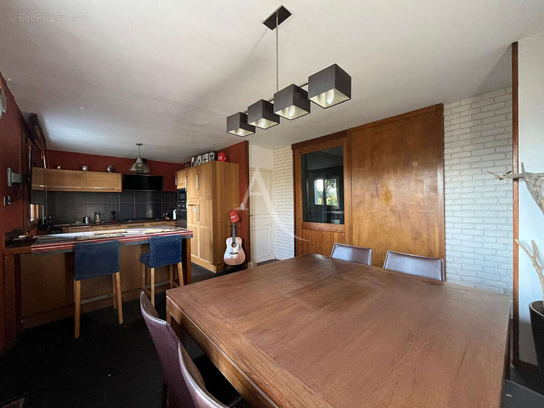 Grande maison de 195m² avec 3 chambres sur la commune de Couffouleux ! - photo 2