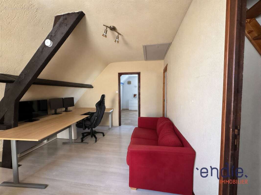 Une maison familiale aux beaux volumes, au cur de Cheux - photo 7