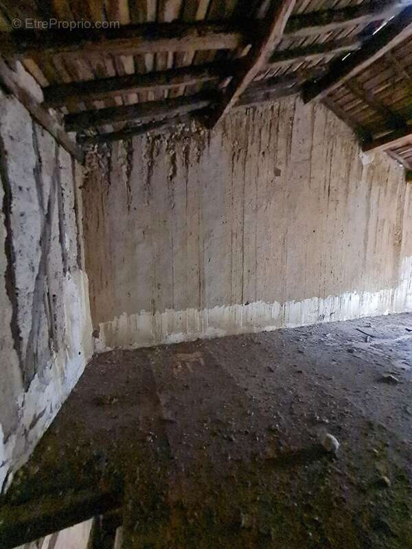 Parking à SAINT-YBARS