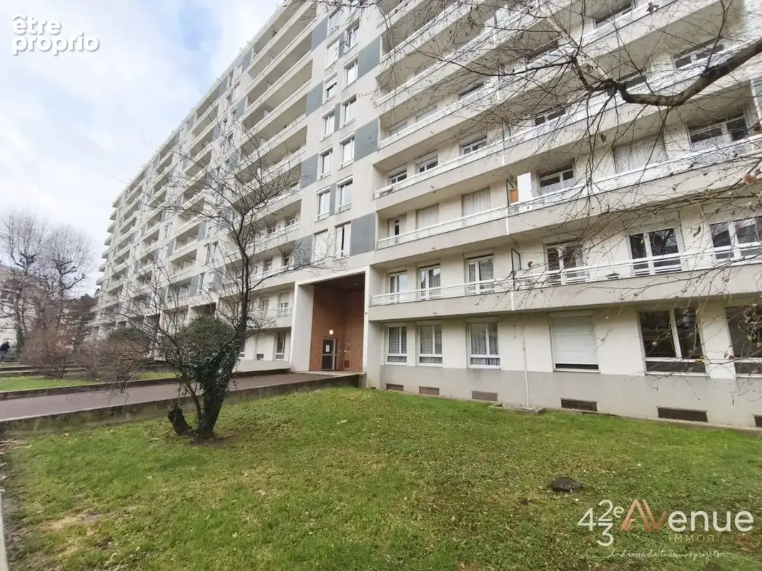 Appartement 4 pièces 108 m² à vendre à Saint-Etienne (42000) - photo 1