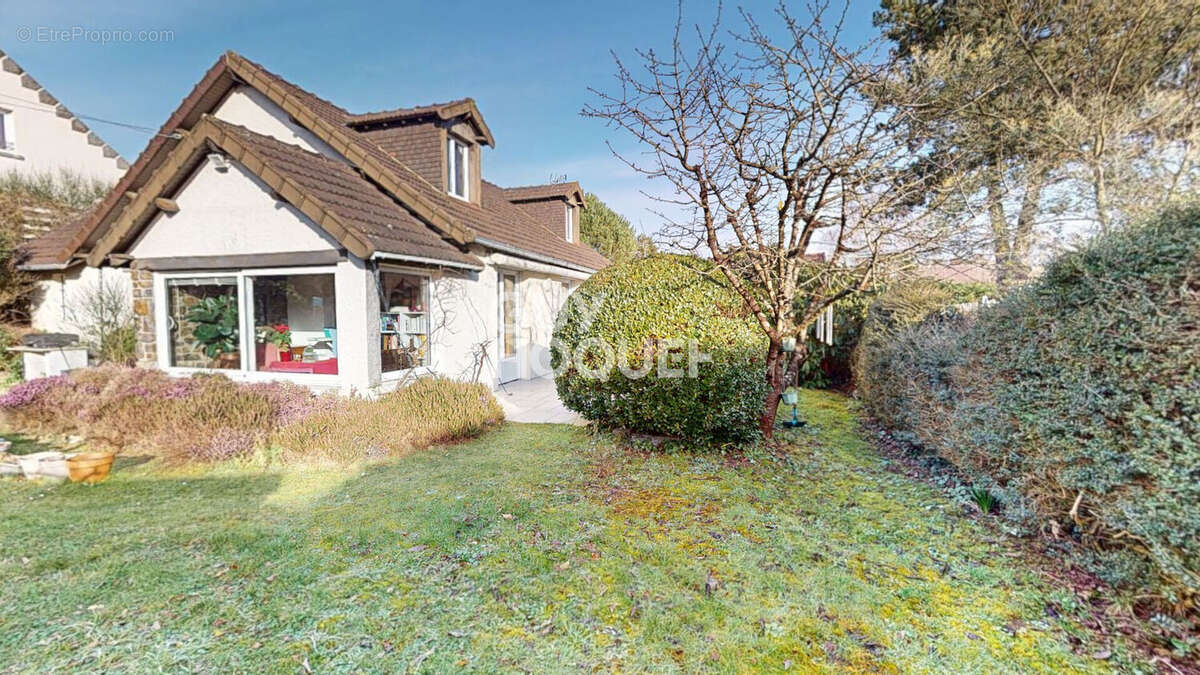 Maison à JULLOUVILLE