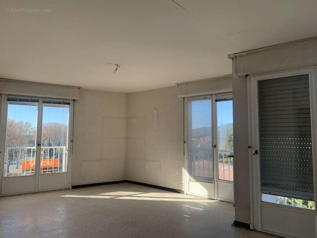 Appartement à LA LONDE-LES-MAURES