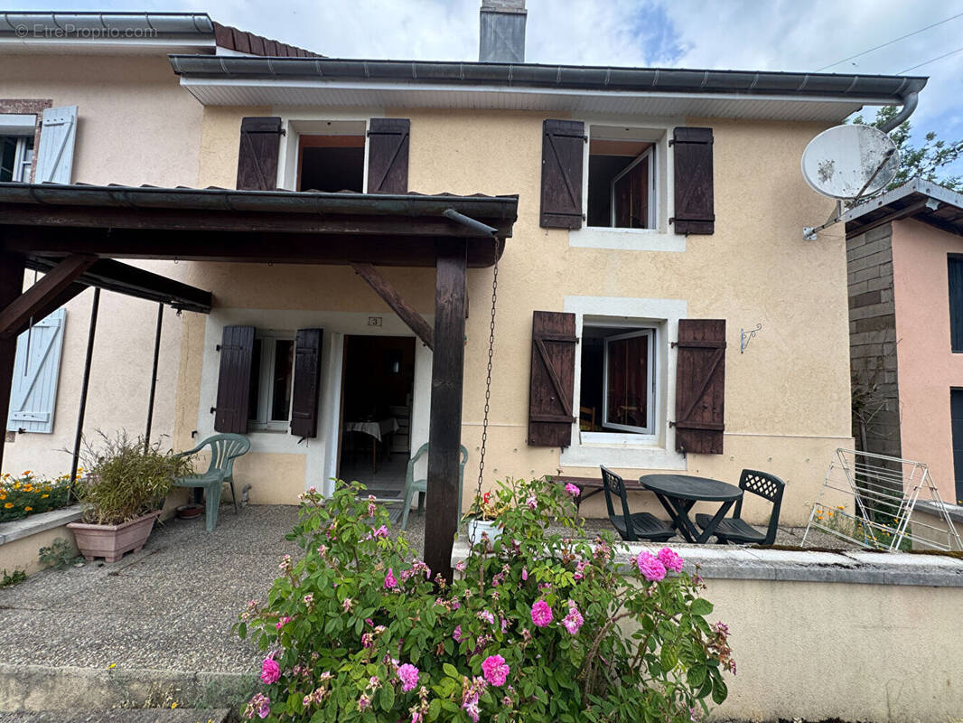 Maison à GRANGES-LE-BOURG