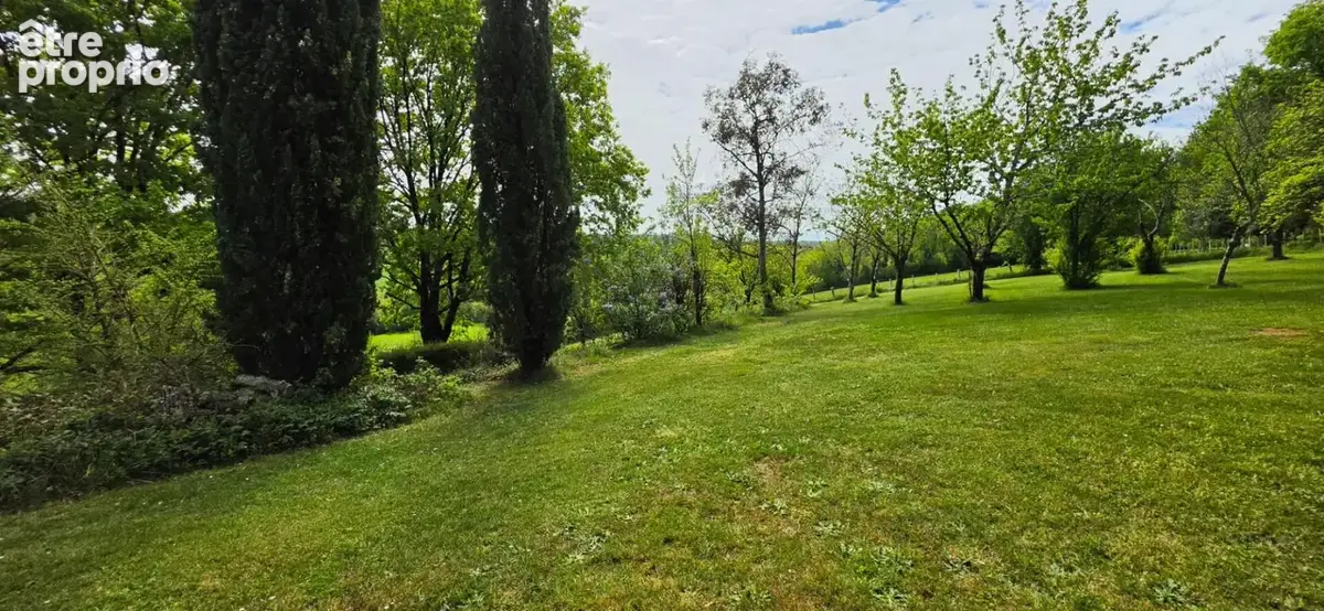 Maison avec sous sol parc et piscine - photo 15