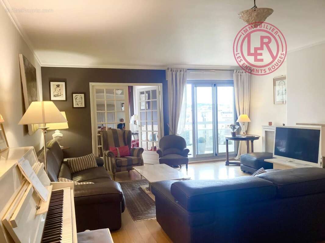 Paris 11ème - Bastille / Richard Lenoir - Appartement 3/4 pièces avec vue dégagée, terrasse et ascenseur - photo 3