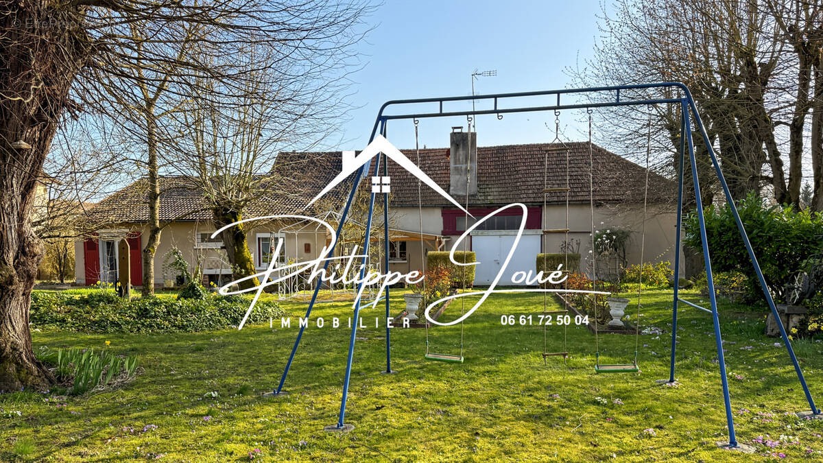 Maison à VILLENEUVE-L'ARCHEVEQUE