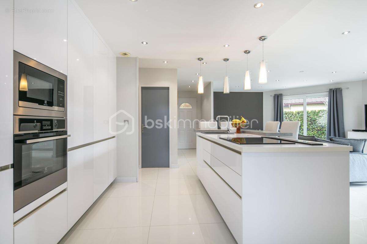 Maison à BEAUCROISSANT