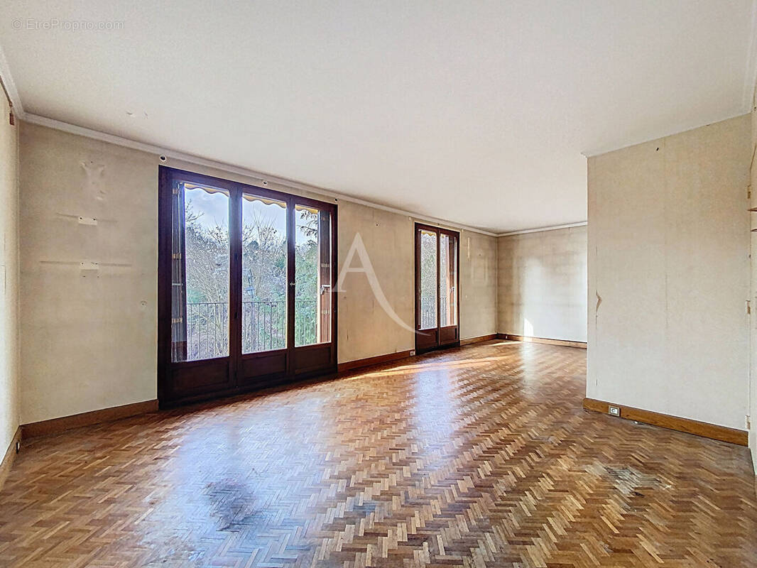 Appartement à MAREIL-MARLY