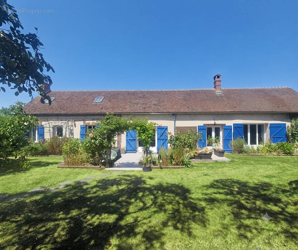 Maison à DAMPIERRE-SUR-AVRE
