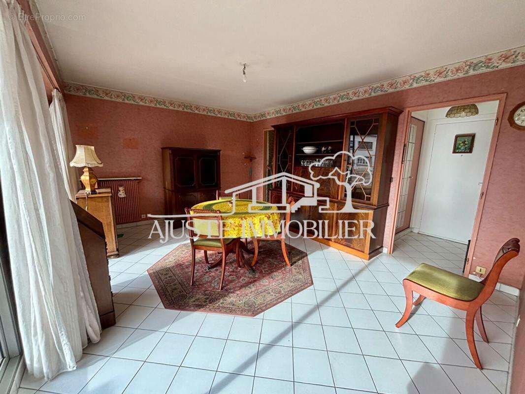 Appartement à MARSEILLE-5E