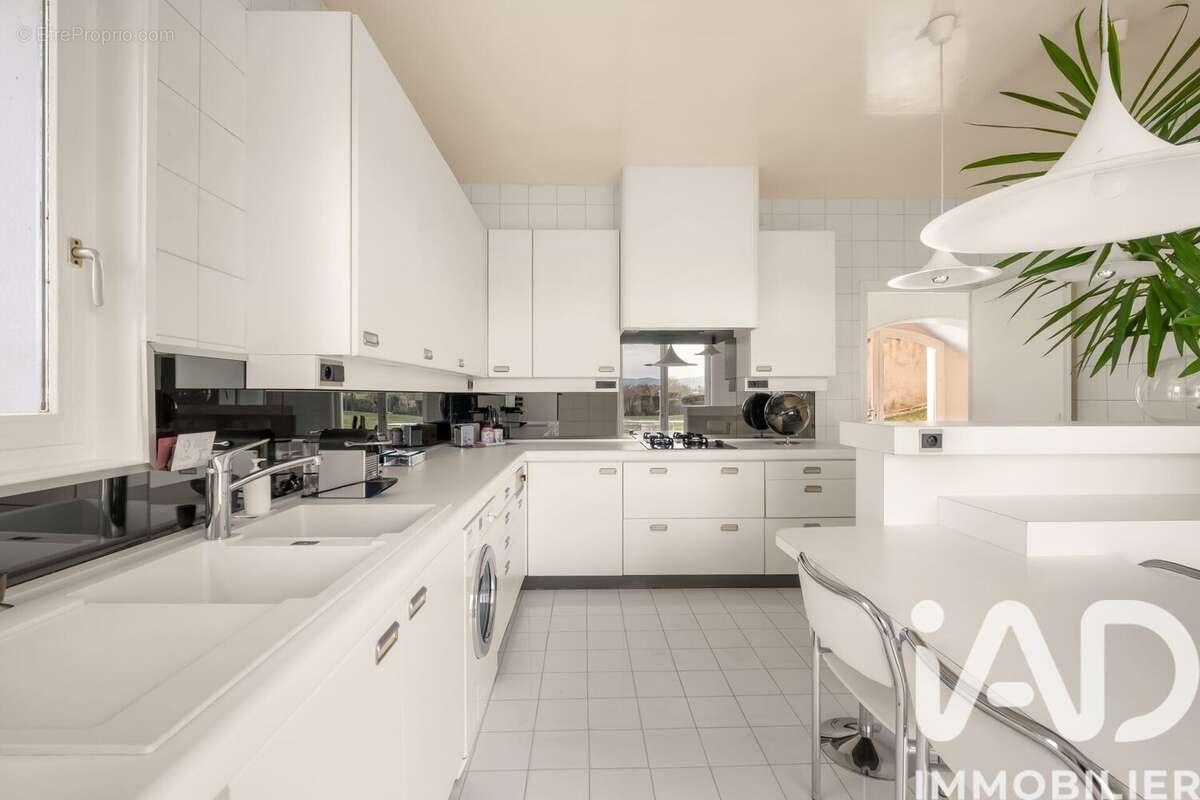 Photo 6 - Maison à SAINT-GENIS-LAVAL
