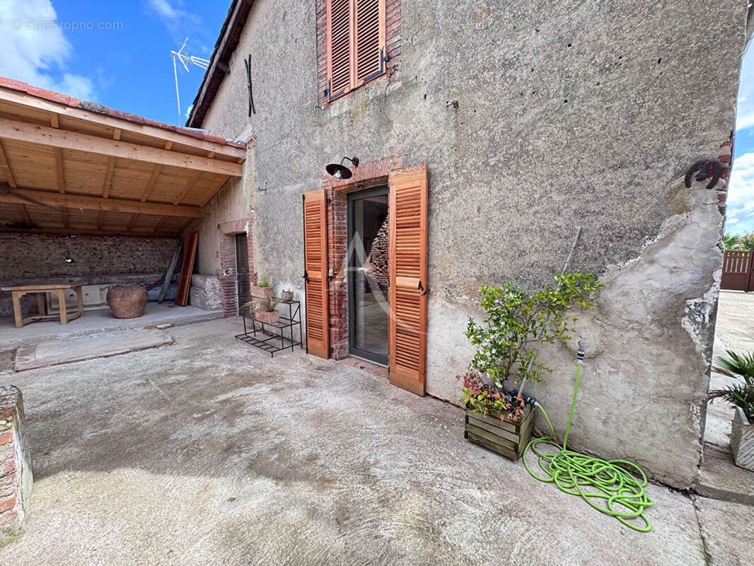 Lagrave, Maison de caractère de +/- 197 m² - photo 4