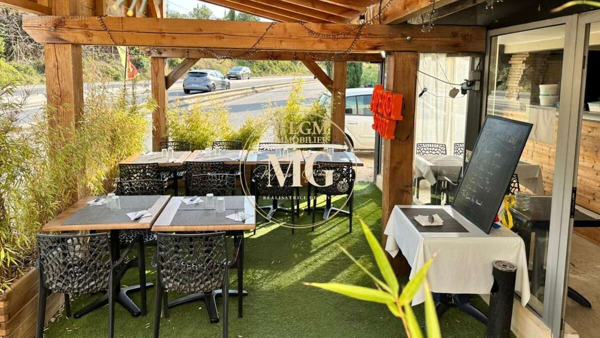 Commerce à LES MAGES