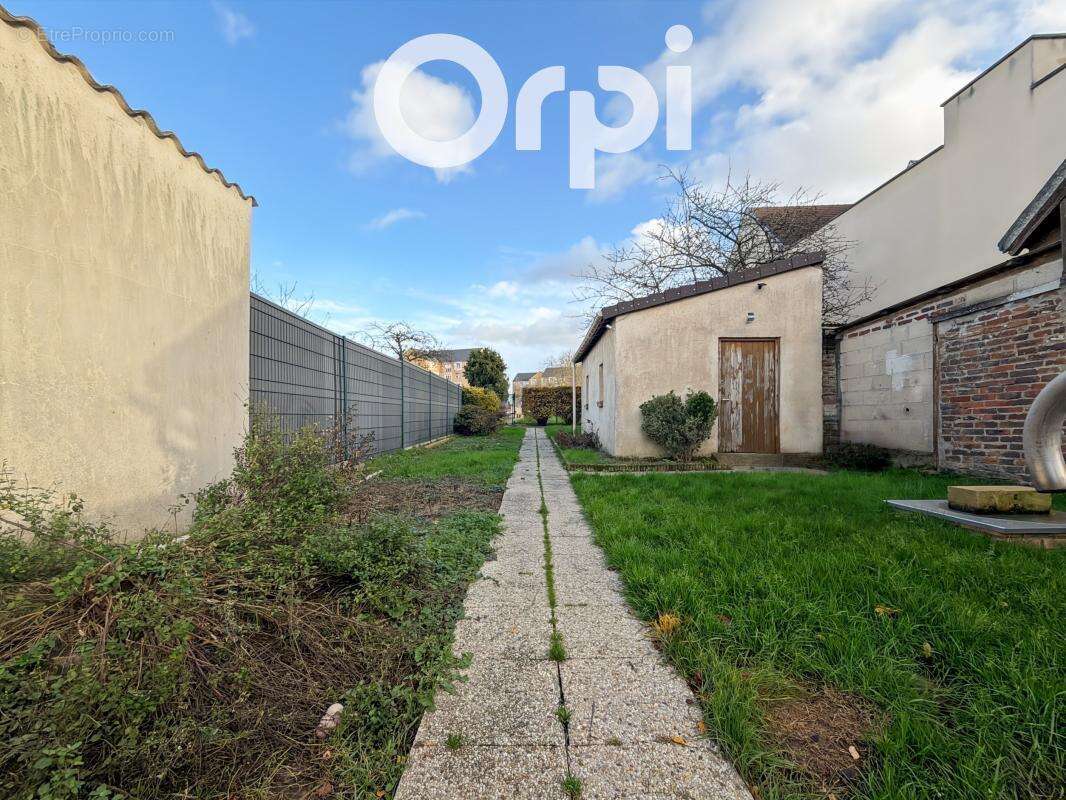 Maison à ESTREES-SAINT-DENIS