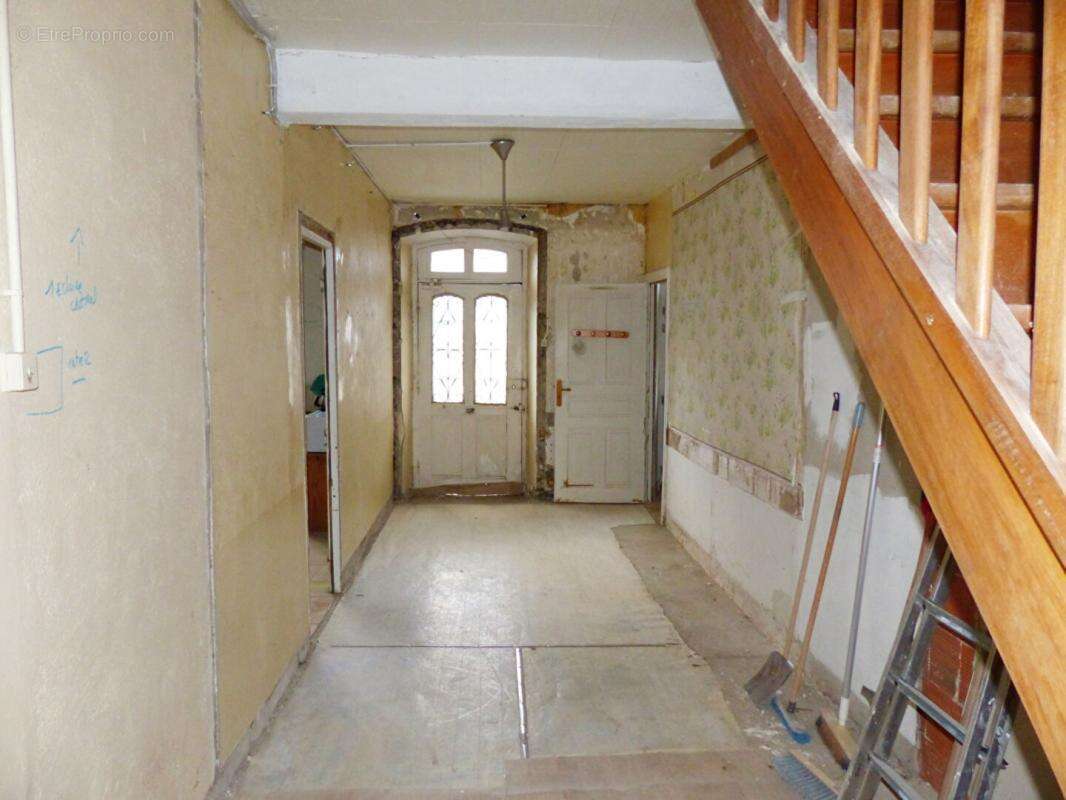 Maison Saint Hostien 11 pièce(s) 225 m2 - photo 12