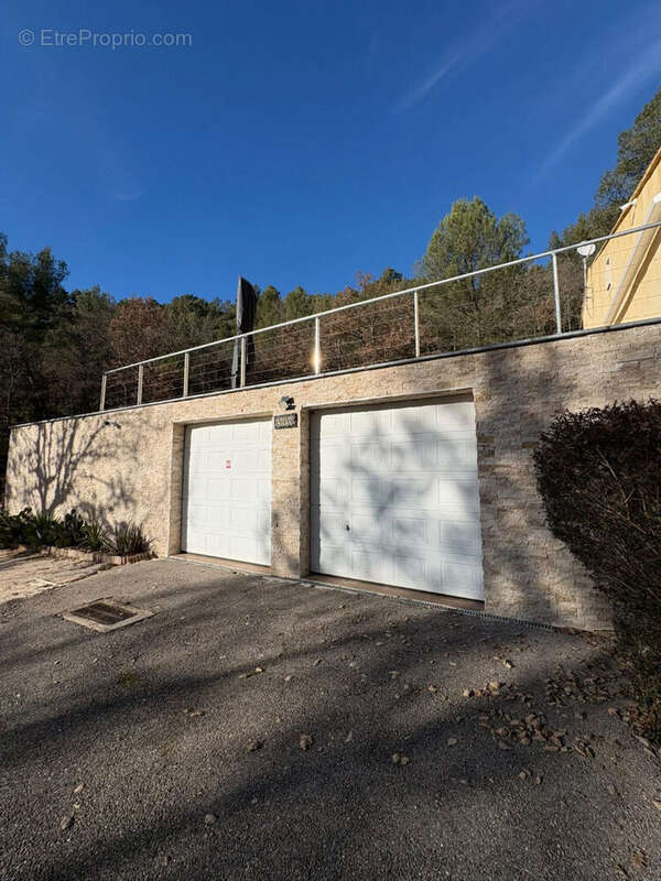 Maison à EVENOS