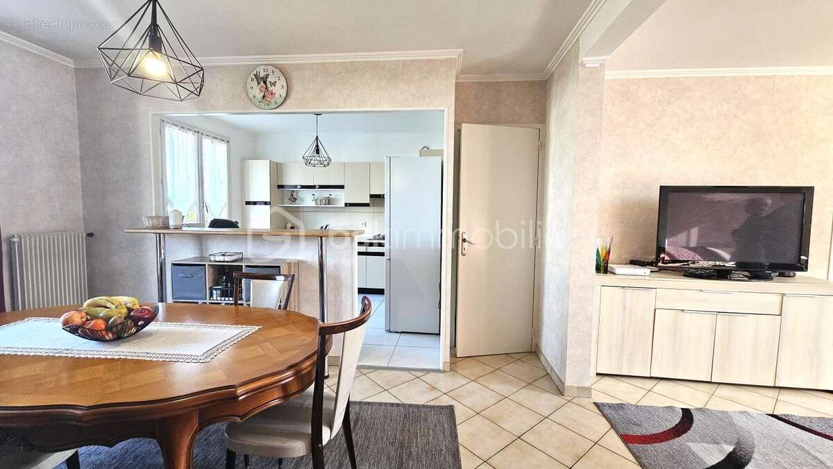 Maison à SAINT-JEAN-DE-LA-RUELLE