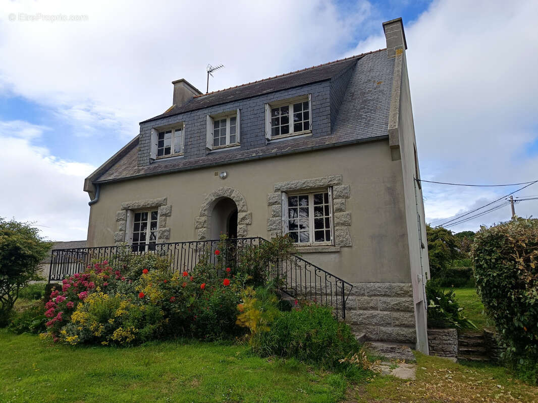 Maison à PLOUGUERNEAU