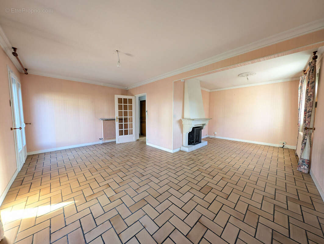 Maison à MONDEVILLE