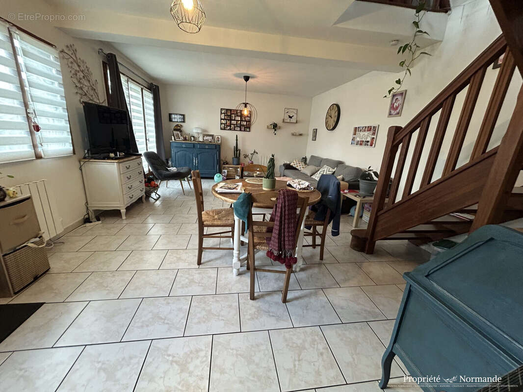 Maison à BOURG-ACHARD