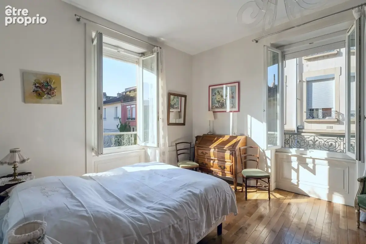 Véritable coup de cœur pour cette demeure atypique avec jardin et terrasse au calme absolu proche de Montchat - photo 15