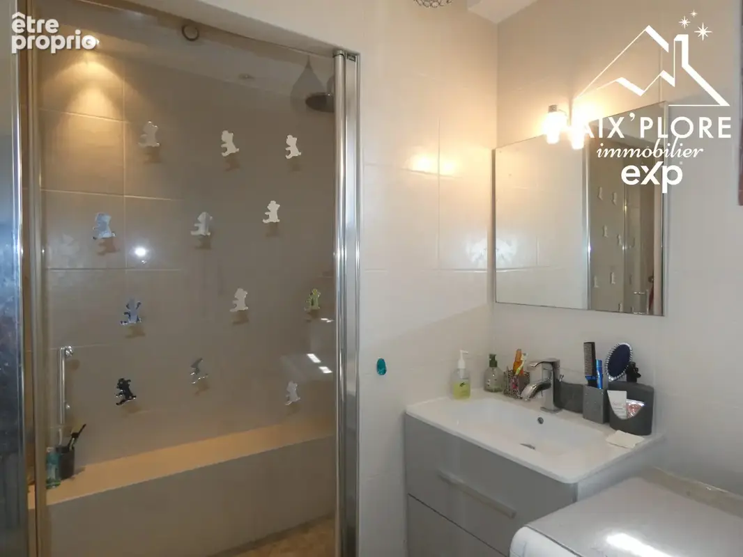 Maison 195 m² à Voglans  - photo 8
