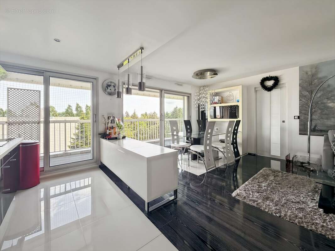 Appartement à CHENNEVIERES-SUR-MARNE