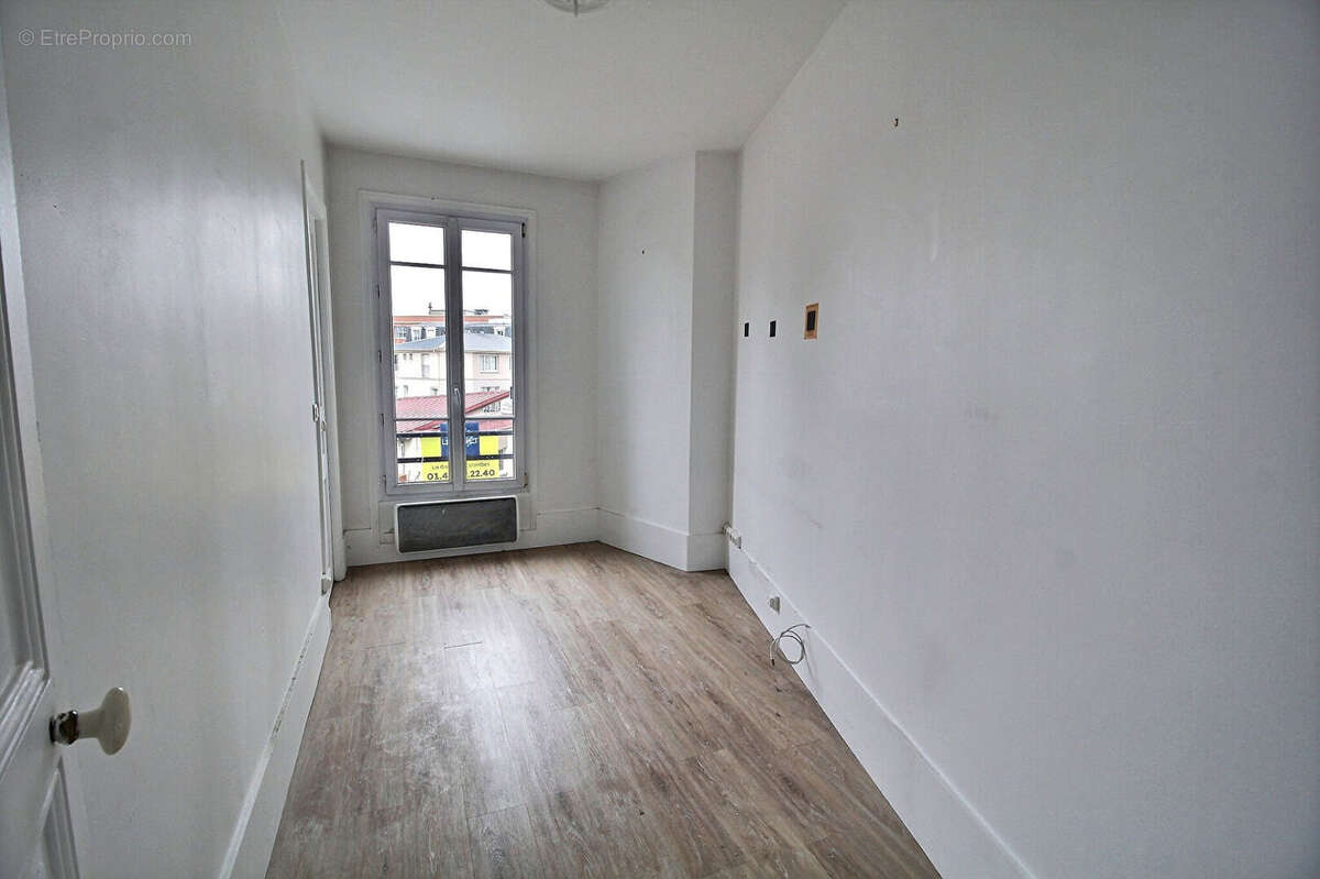 Appartement à LA GARENNE-COLOMBES