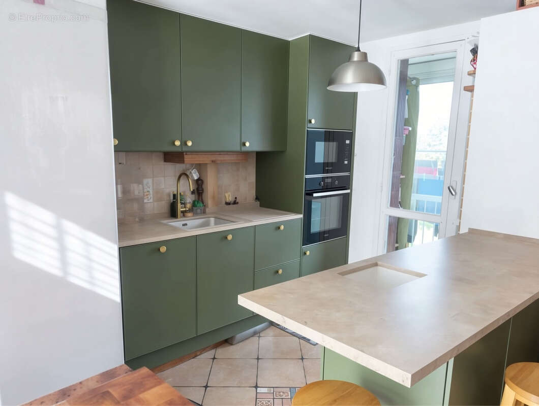 Appartement à PORT-DE-BOUC