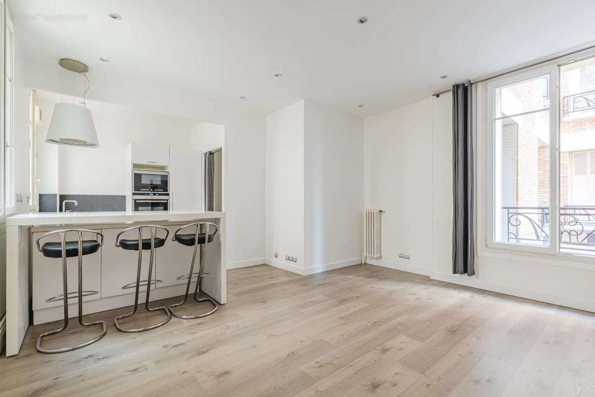 Appartement à NEUILLY-SUR-SEINE