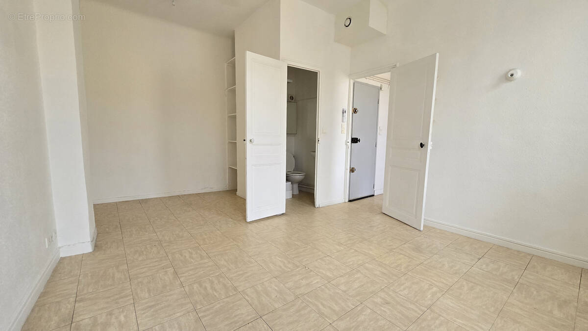 Appartement à MARSEILLE-7E