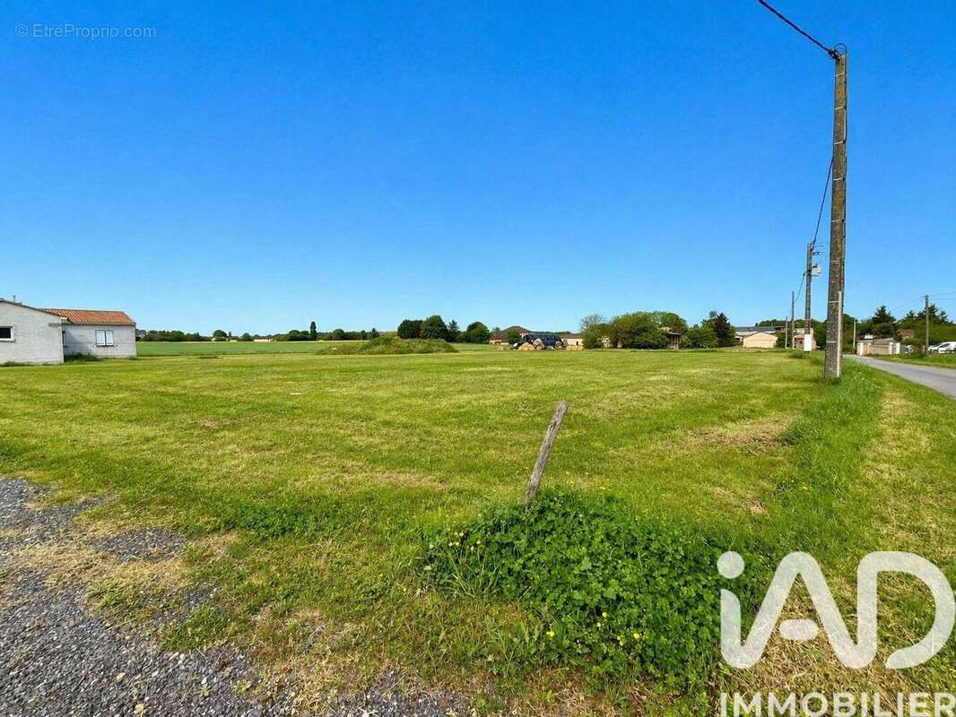 Photo 2 - Terrain à LES PINS