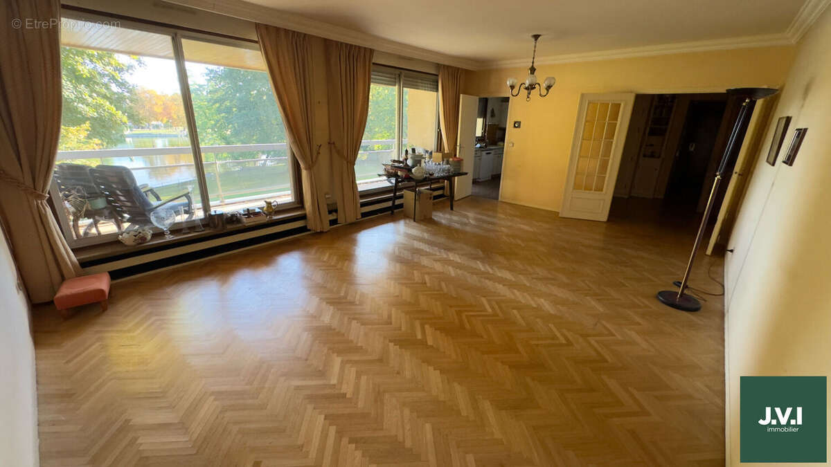 Appartement à SAINT-GRATIEN