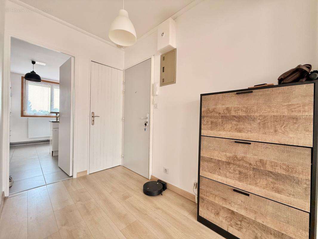 Appartement T4 - 2 chambres - balcon et parking privatif - photo 6