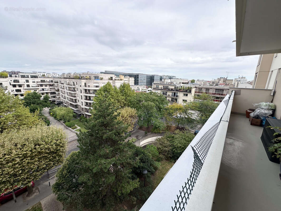 Appartement à COURBEVOIE