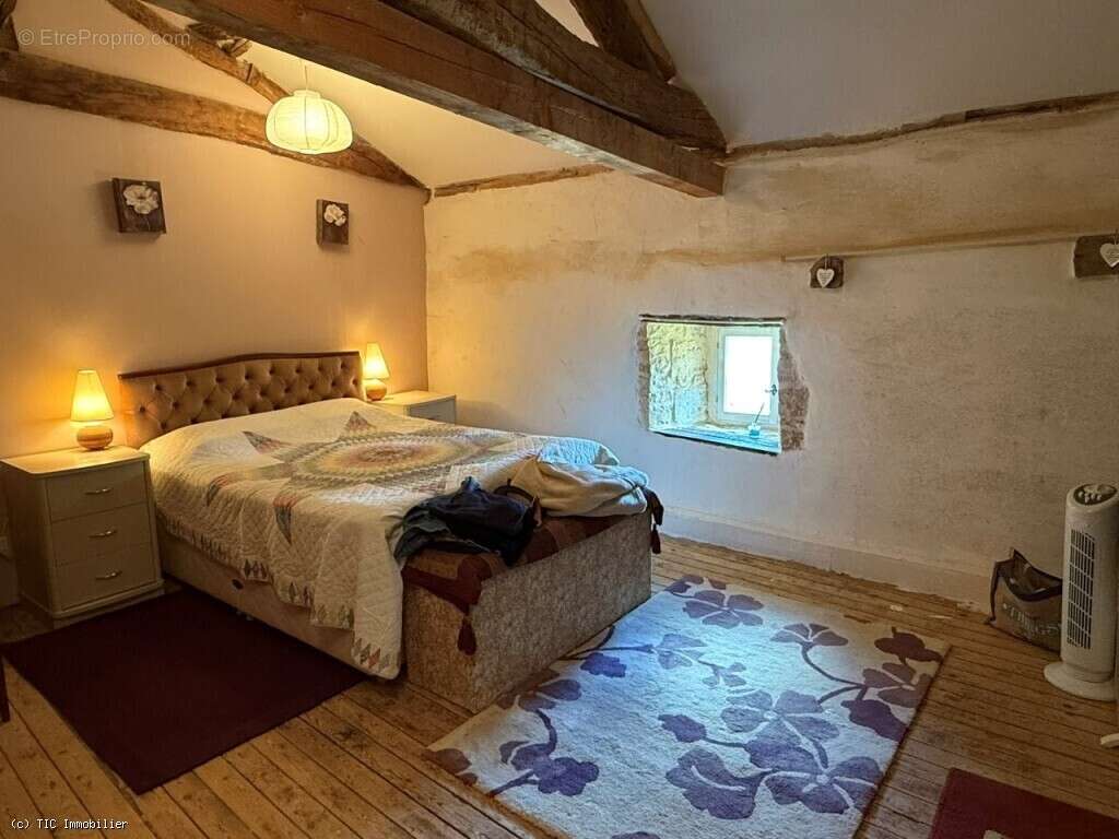 Maison de Caractère avec 5 Chambres Avec Terrain, 6 Minutes d'Aunac-Sur-Charente - photo 15