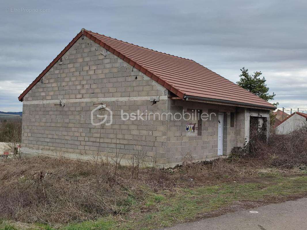 Maison à PONT-SUR-YONNE