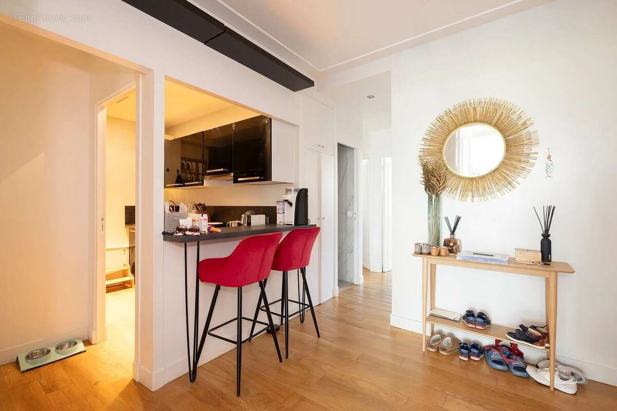 Appartement à PARIS-16E