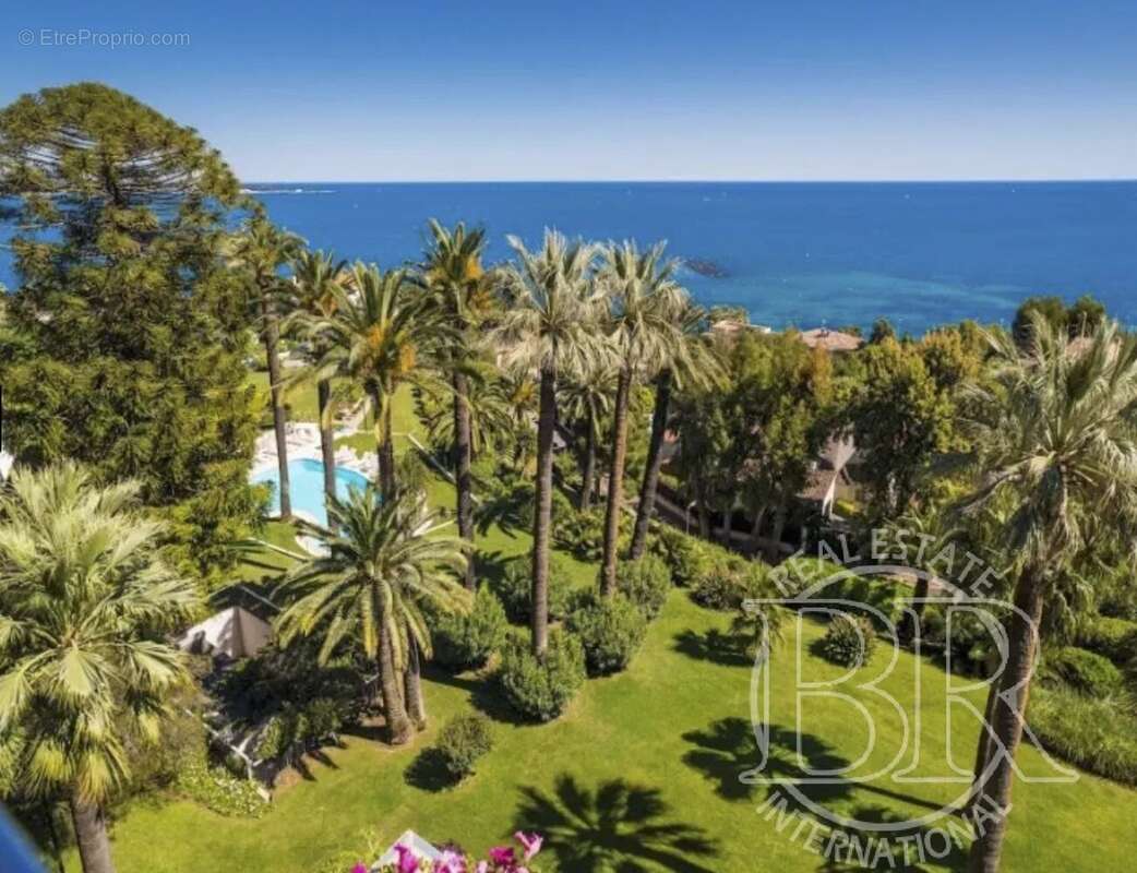 Appartement à VALLAURIS