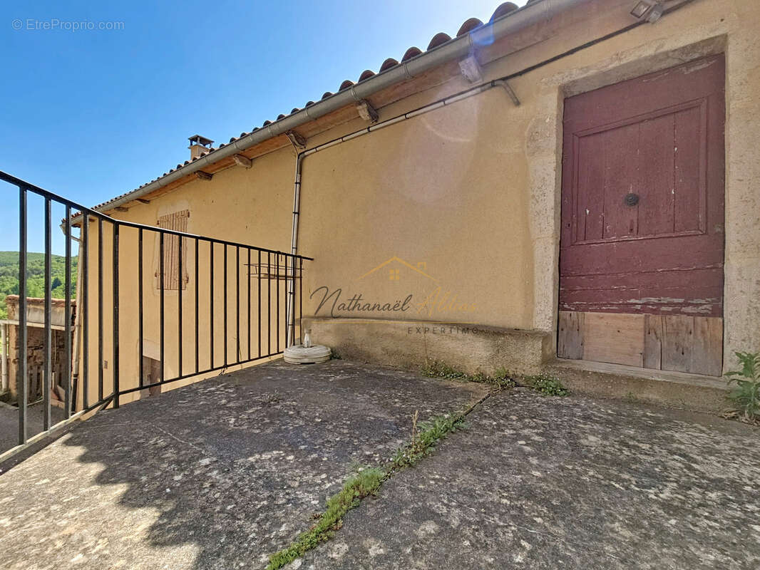 Maison à SAINT-FELIX-DE-SORGUES