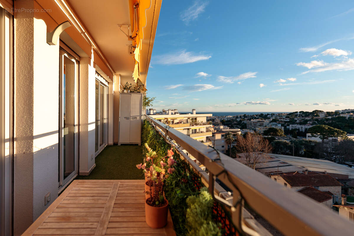 Appartement à LE CANNET