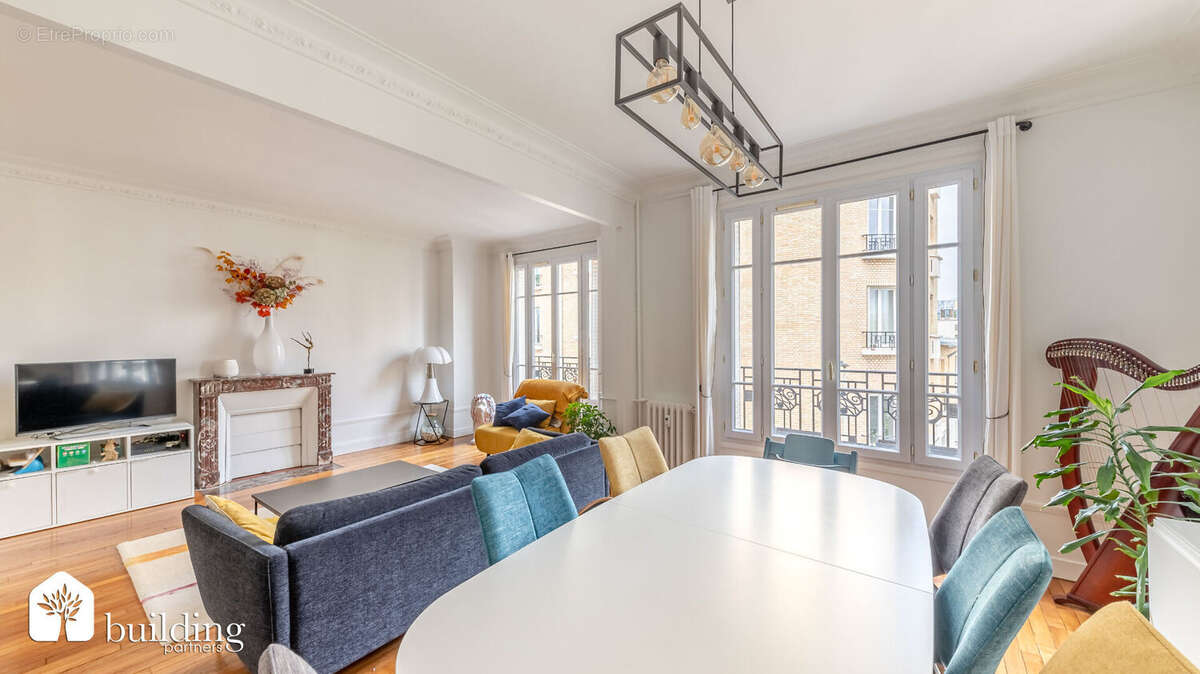Appartement à COURBEVOIE