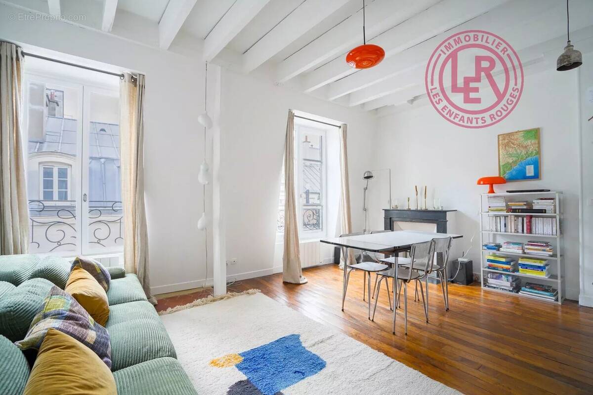 Appartement à PARIS-3E