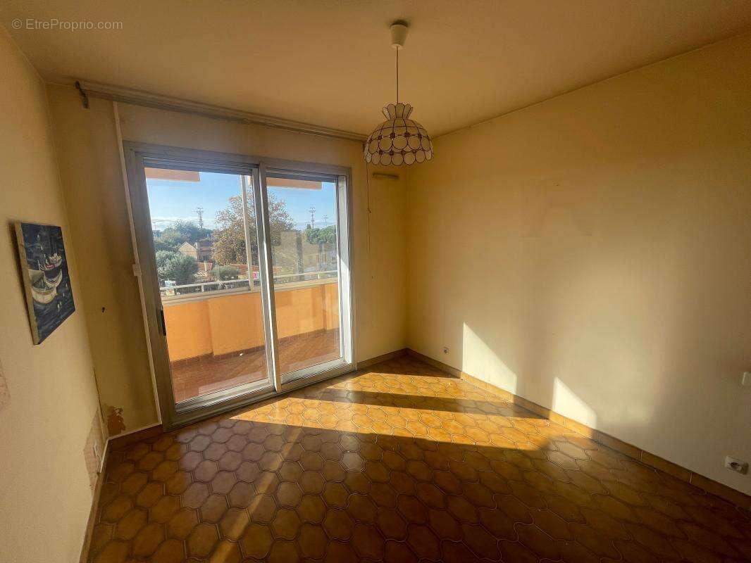 Appartement à SIX-FOURS-LES-PLAGES