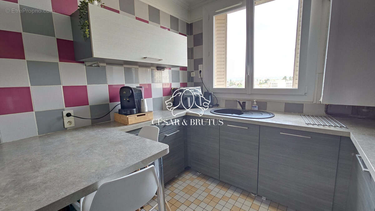 Appartement 85 m² à Villeurbanne  - photo 8