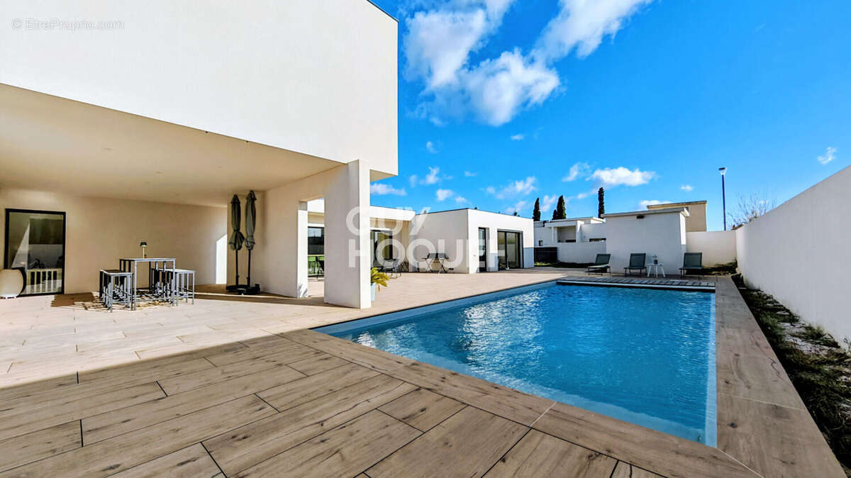 Villa contemporaine, 227 m² - 4 suites - Piscine - EN EXCLUSIVITE . A vendre Perpignan (66000) Parc Ducup - Environnement calme  - photo 10